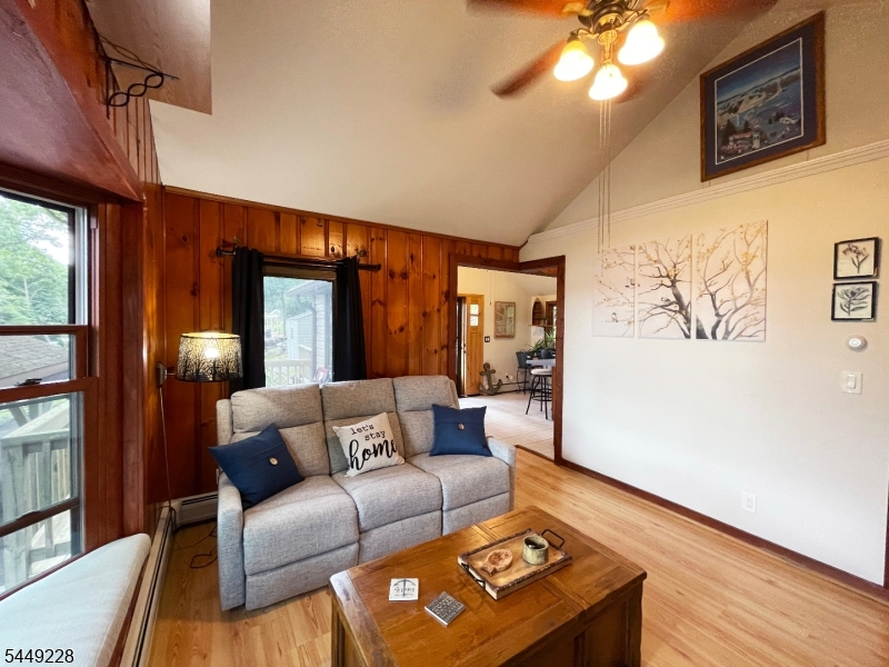 16 Lakeview Road Hopatcong NJ 07843