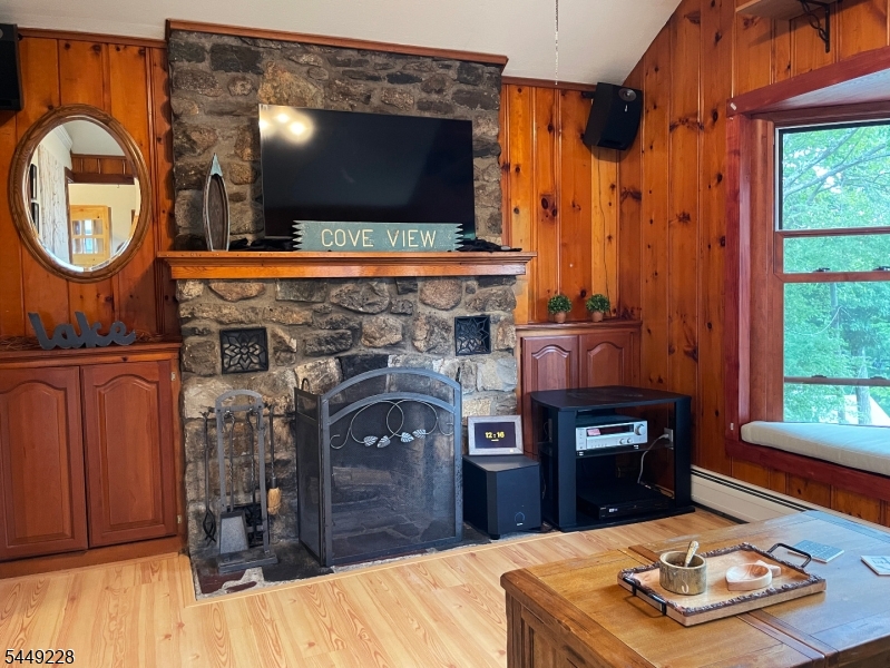 16 Lakeview Road Hopatcong NJ 07843