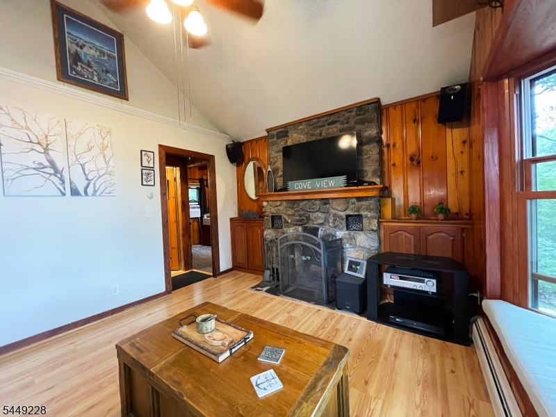 16 Lakeview Road Hopatcong NJ 07843