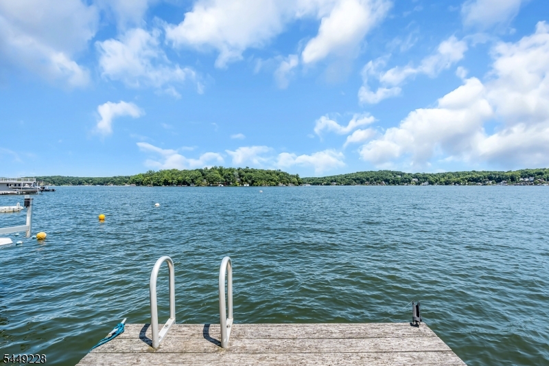 16 Lakeview Road Hopatcong NJ 07843