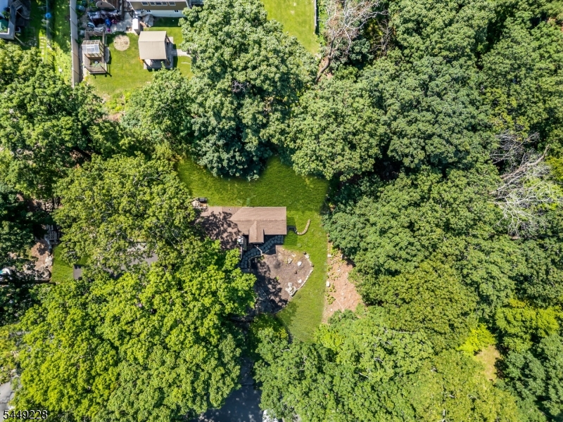 16 Lakeview Road Hopatcong NJ 07843
