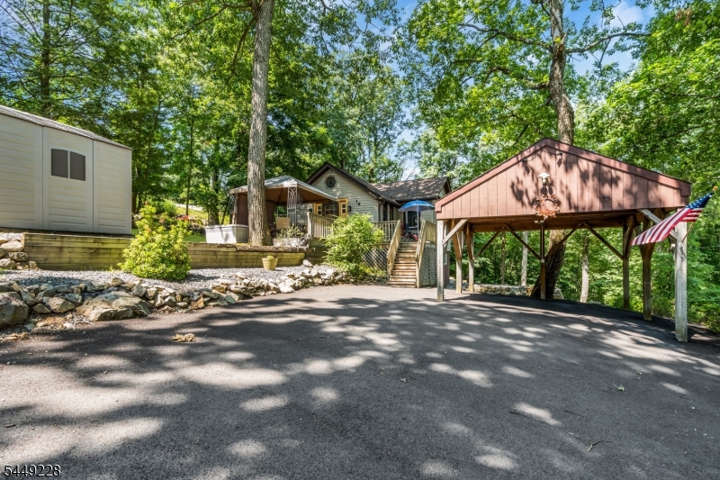 16 Lakeview Road Hopatcong NJ 07843