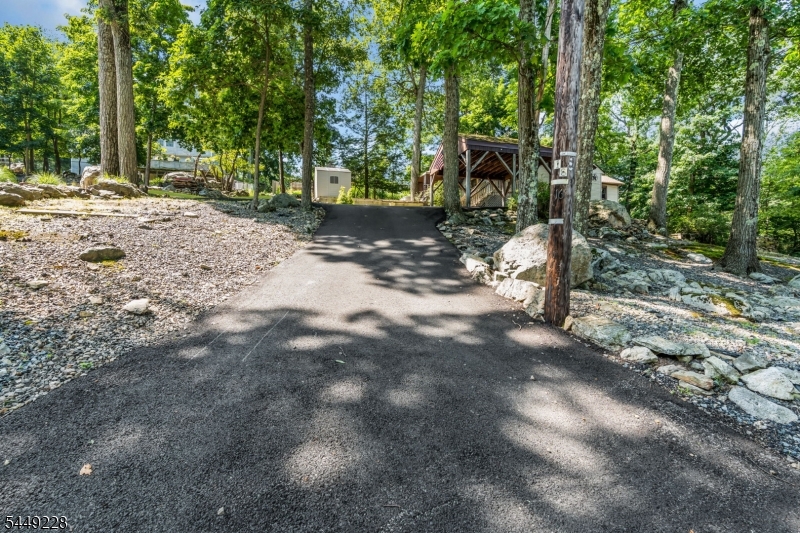 16 Lakeview Road Hopatcong NJ 07843