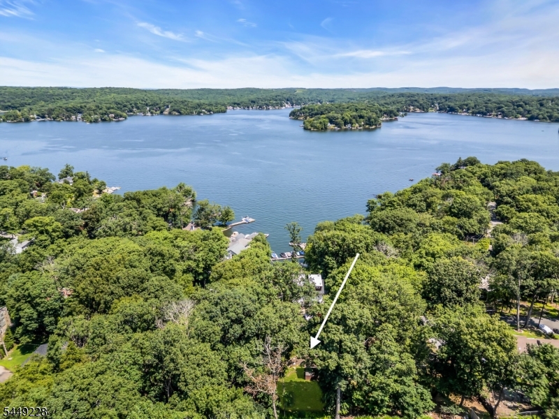 16 Lakeview Road Hopatcong NJ 07843