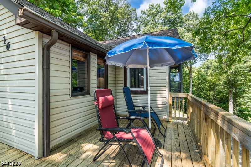 16 Lakeview Road Hopatcong NJ 07843
