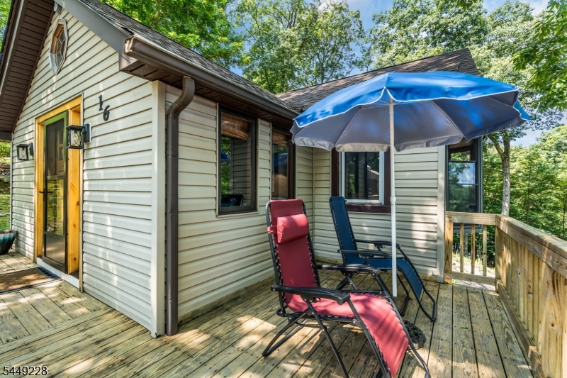 16 Lakeview Road Hopatcong NJ 07843