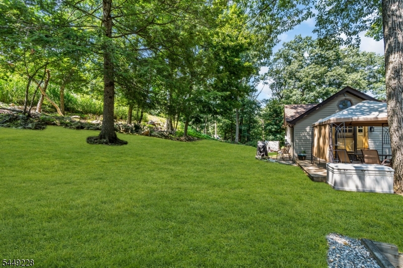 16 Lakeview Road Hopatcong NJ 07843