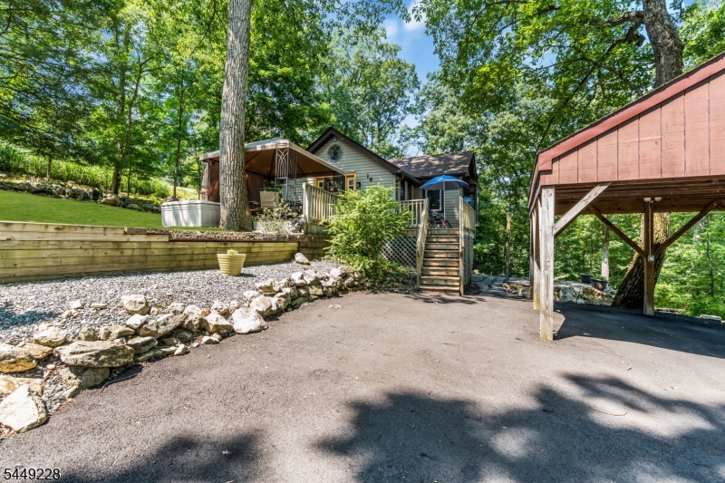 16 Lakeview Road Hopatcong NJ 07843