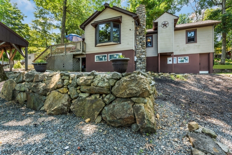 16 Lakeview Road Hopatcong NJ 07843