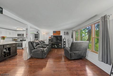 10 S Parkway Jefferson NJ 07885