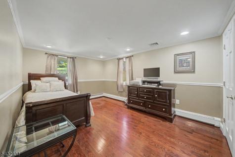 10 S Parkway Jefferson NJ 07885