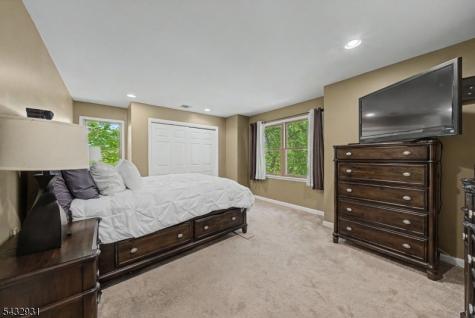 10 S Parkway Jefferson NJ 07885