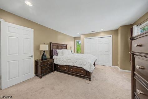10 S Parkway Jefferson NJ 07885