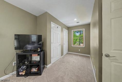 10 S Parkway Jefferson NJ 07885