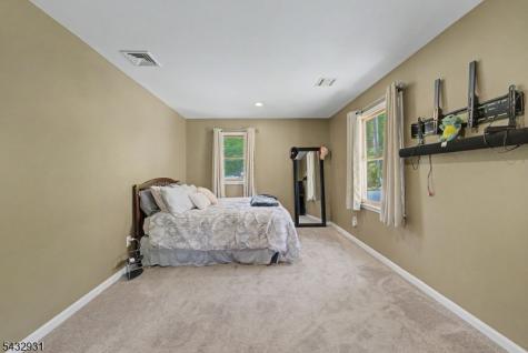 10 S Parkway Jefferson NJ 07885
