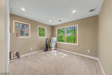 10 S Parkway Jefferson NJ 07885