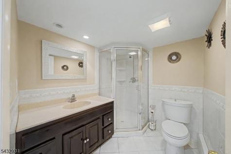 10 S Parkway Jefferson NJ 07885