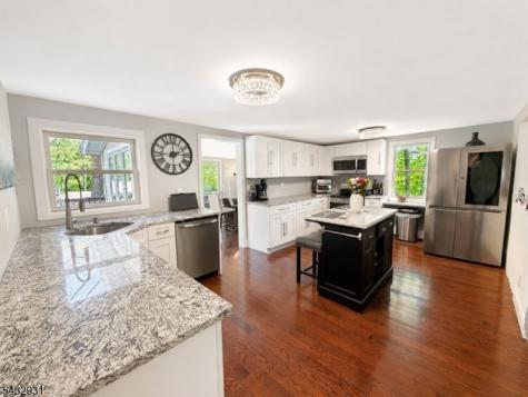 10 S Parkway Jefferson NJ 07885