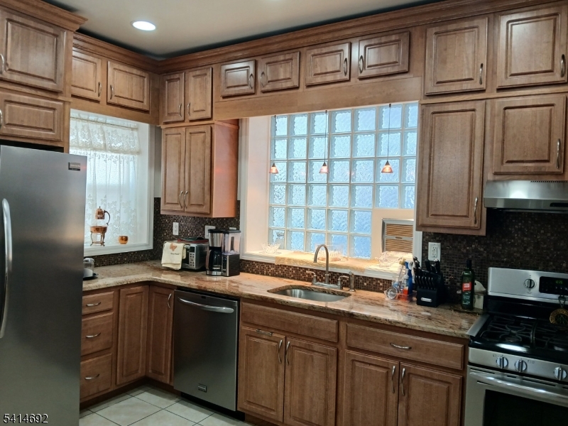 308 17TH Avenue Paterson NJ 07504