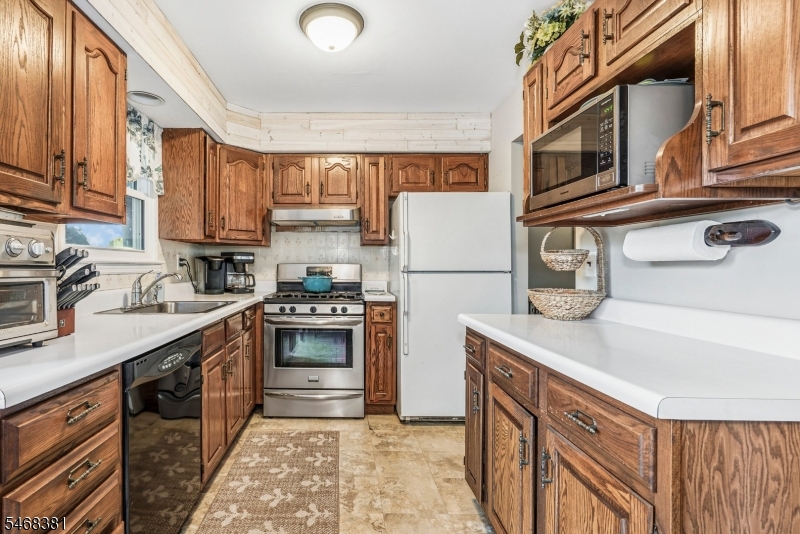 23 Fairview Avenue Newton NJ 07860