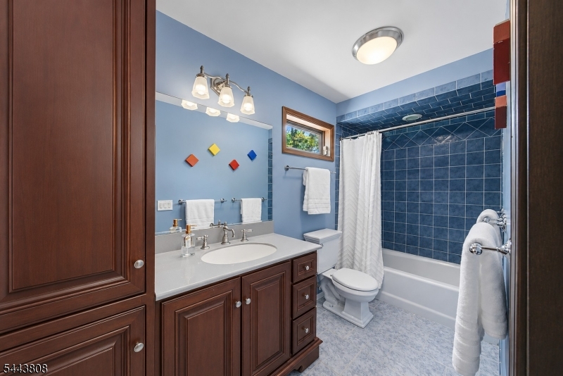 32 Cherryville Hollow Road Raritan NJ 08822