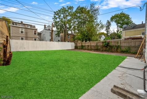 510 Halsted Street East Orange NJ 07018