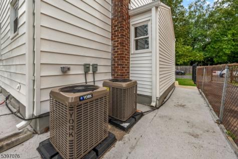 510 Halsted Street East Orange NJ 07018