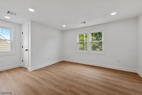 510 Halsted Street East Orange NJ 07018