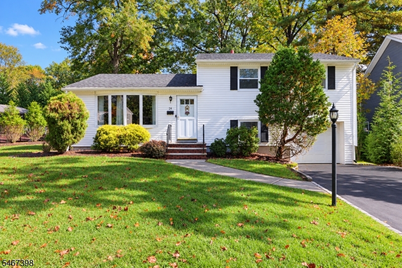 24 Countryside Drive Livingston NJ 07039