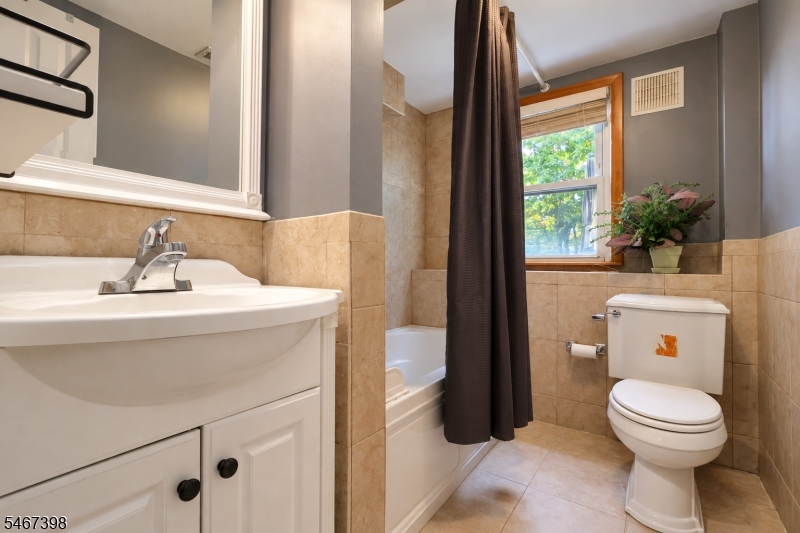 24 Countryside Drive Livingston NJ 07039