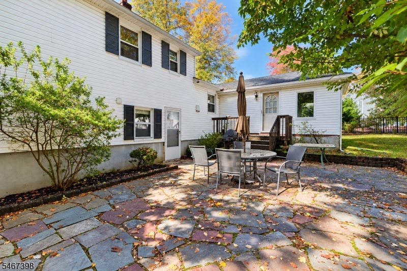 24 Countryside Drive Livingston NJ 07039