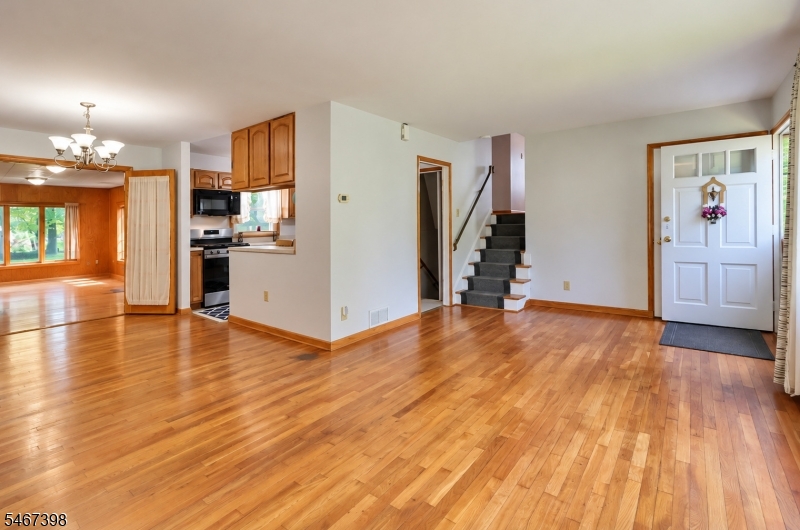 24 Countryside Drive Livingston NJ 07039