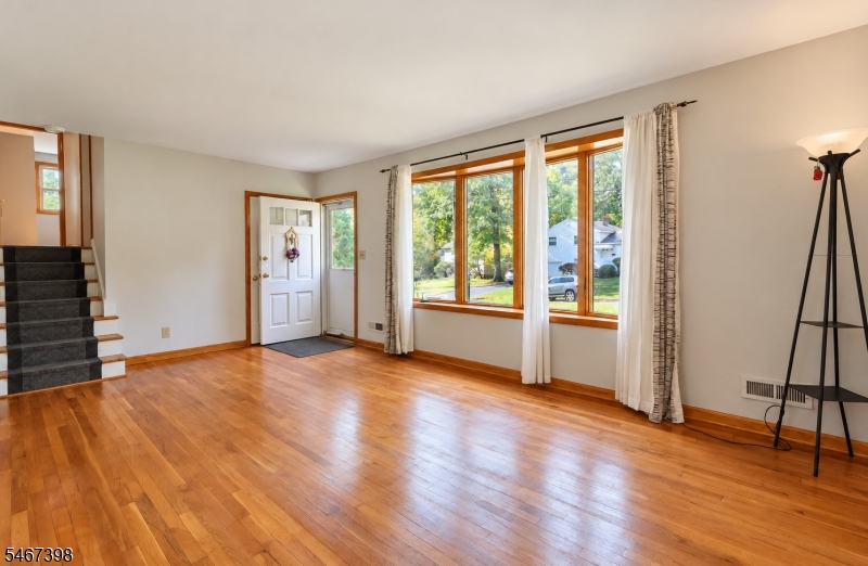 24 Countryside Drive Livingston NJ 07039