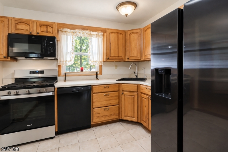 24 Countryside Drive Livingston NJ 07039