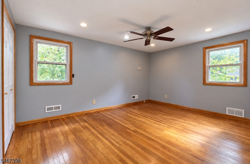 24 Countryside Drive Livingston NJ 07039