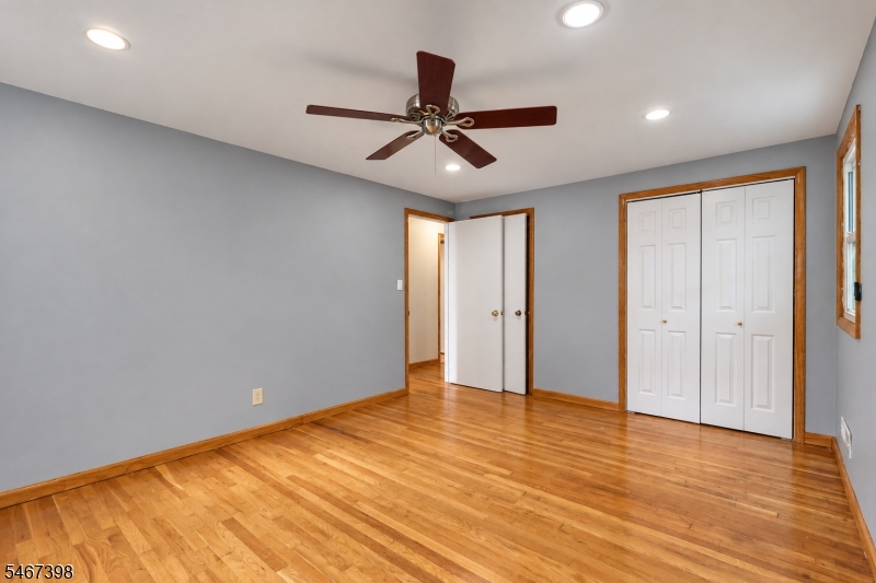 24 Countryside Drive Livingston NJ 07039