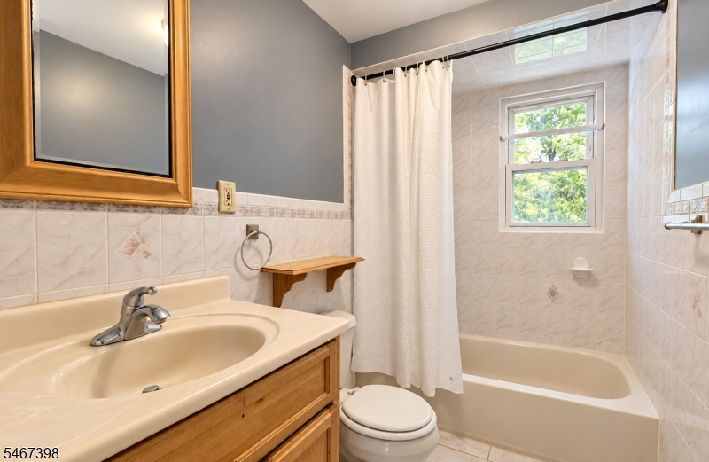 24 Countryside Drive Livingston NJ 07039