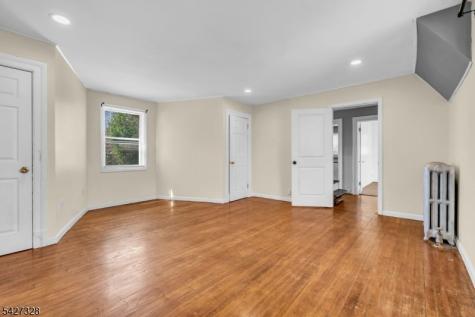 297 Hamilton Place Hackensack NJ 07601