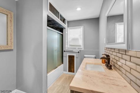 297 Hamilton Place Hackensack NJ 07601