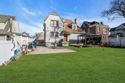 297 Hamilton Place Hackensack NJ 07601