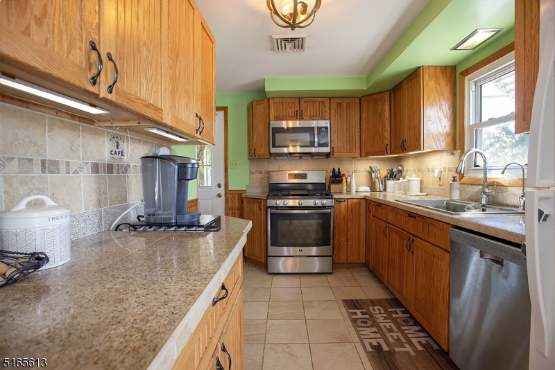 369 County Road 565 Wantage NJ 07461