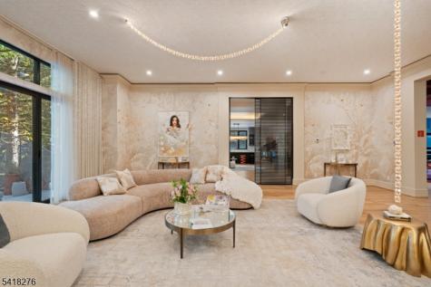48 Pleasant Avenue Upper Saddle River NJ 07458
