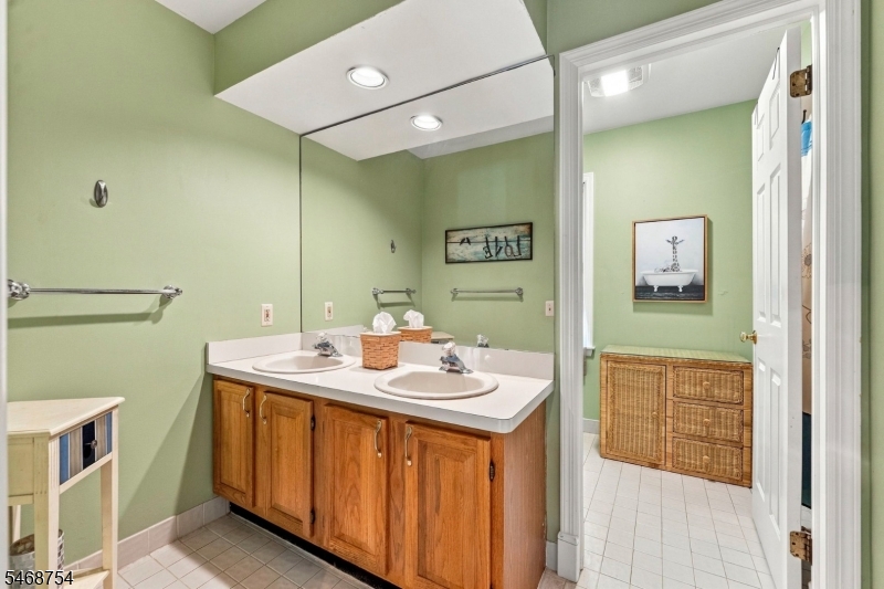 1 Bridle Lane Washington NJ 07882