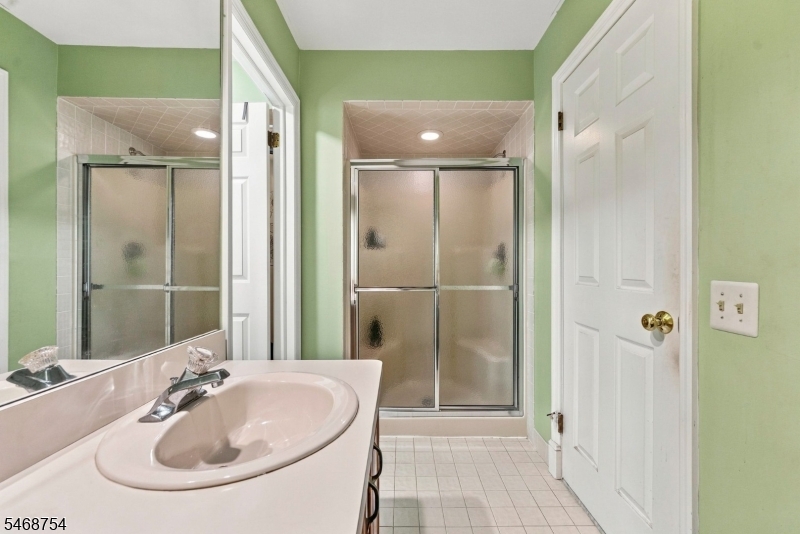 1 Bridle Lane Washington NJ 07882