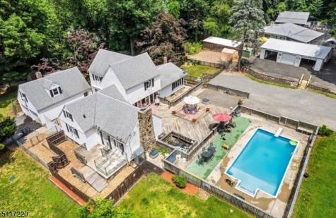 8 Stonehedge Lane Byram NJ 07821