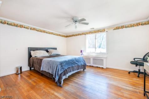 8 Stonehedge Lane Byram NJ 07821