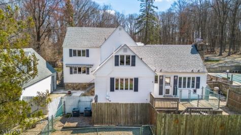8 Stonehedge Lane Byram NJ 07821