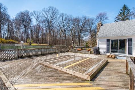 8 Stonehedge Lane Byram NJ 07821