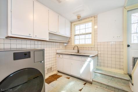 8 Stonehedge Lane Byram NJ 07821