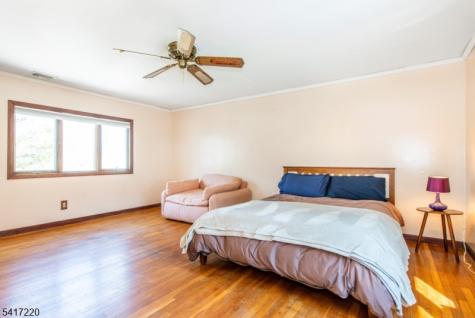 8 Stonehedge Lane Byram NJ 07821